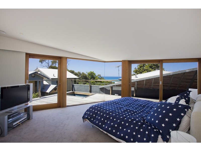 6 Fern Avenue, Lorne VIC 3232