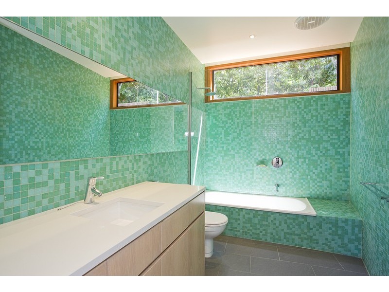 6 Fern Avenue, Lorne VIC 3232
