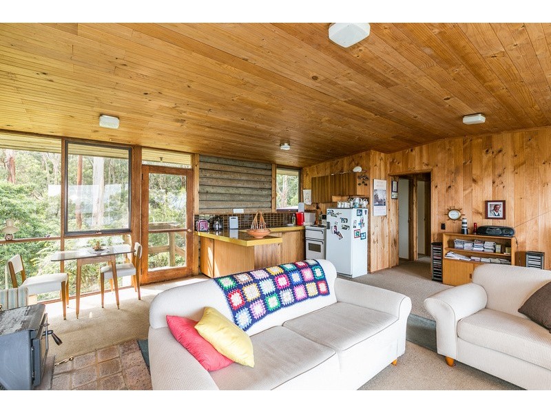 9 Mitchell Grove, Separation Creek VIC 3221