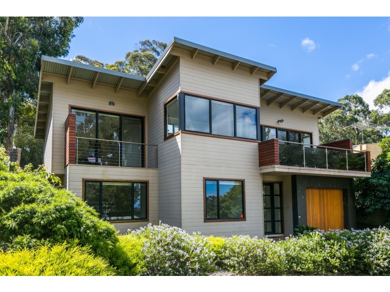 12 Normanby Terrace, Lorne VIC 3232