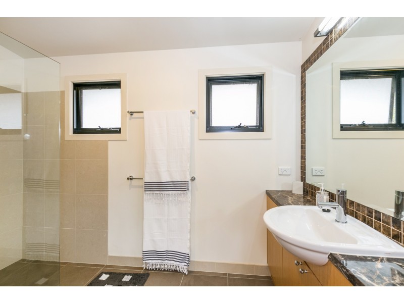 12 Normanby Terrace, Lorne VIC 3232