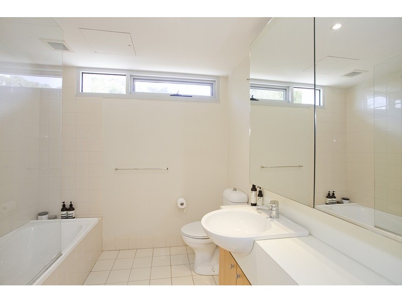 8/260 Mountjoy Parade, Lorne VIC 3232