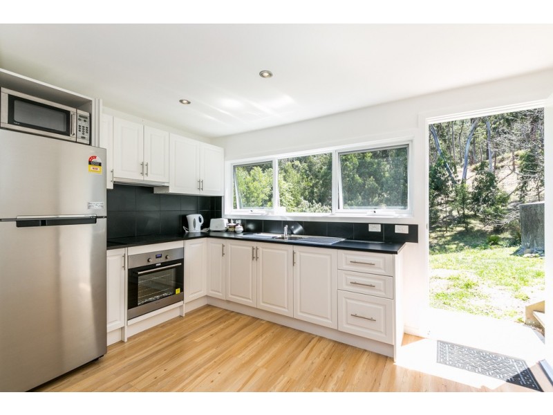 17 Harrington Street, Separation Creek VIC 3221