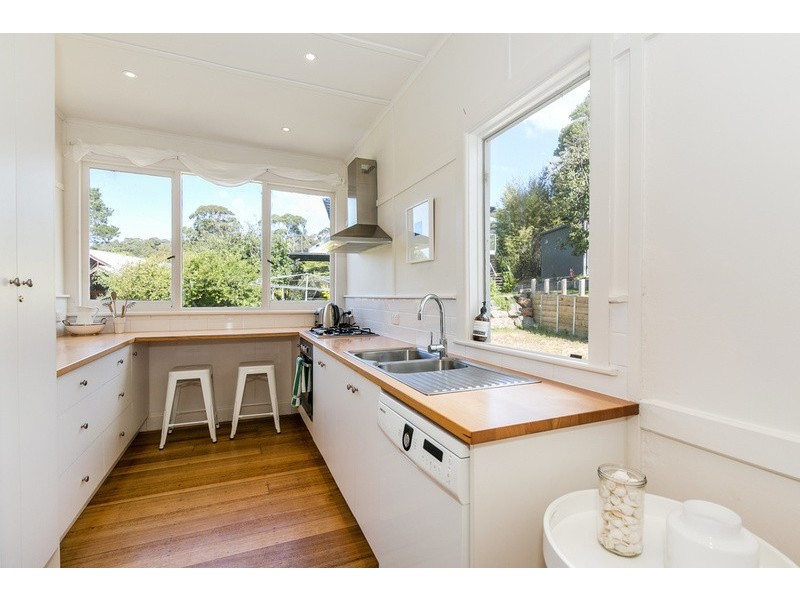 19 Fern Avenue, Lorne VIC 3232