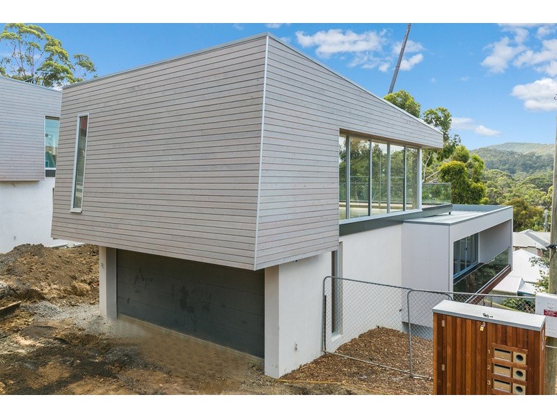 1/8 Hopetoun Terrace, Lorne VIC 3232
