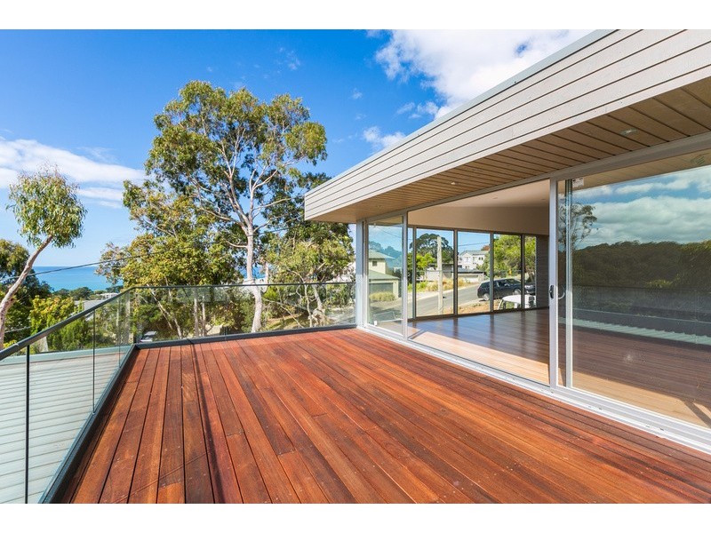 1/8 Hopetoun Terrace, Lorne VIC 3232