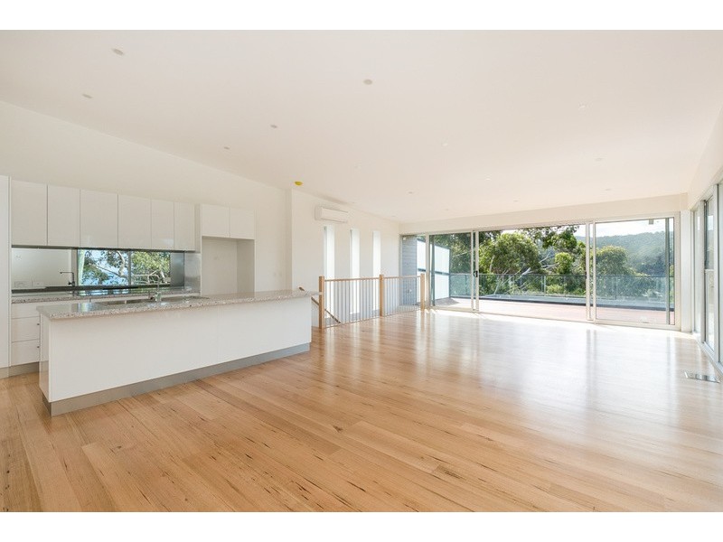 1/8 Hopetoun Terrace, Lorne VIC 3232