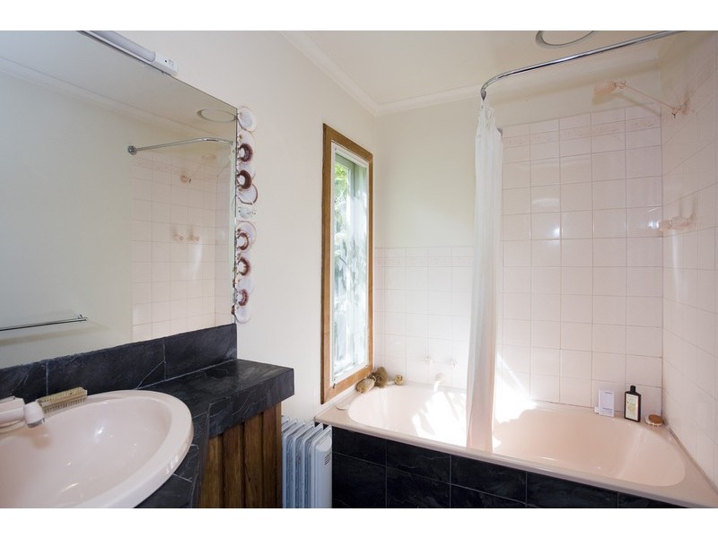 1 Mitchell Grove, Separation Creek VIC 3221