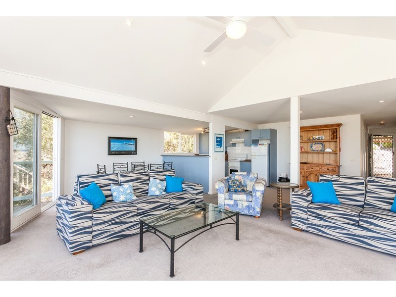 21 Normanby Terrace, Lorne VIC 3232