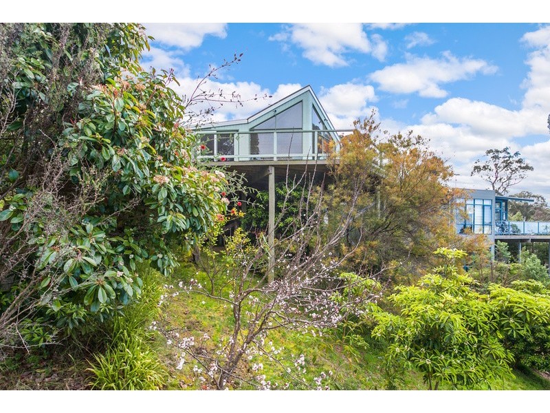 21 Normanby Terrace, Lorne VIC 3232