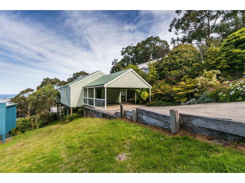 21 Normanby Terrace, Lorne VIC 3232