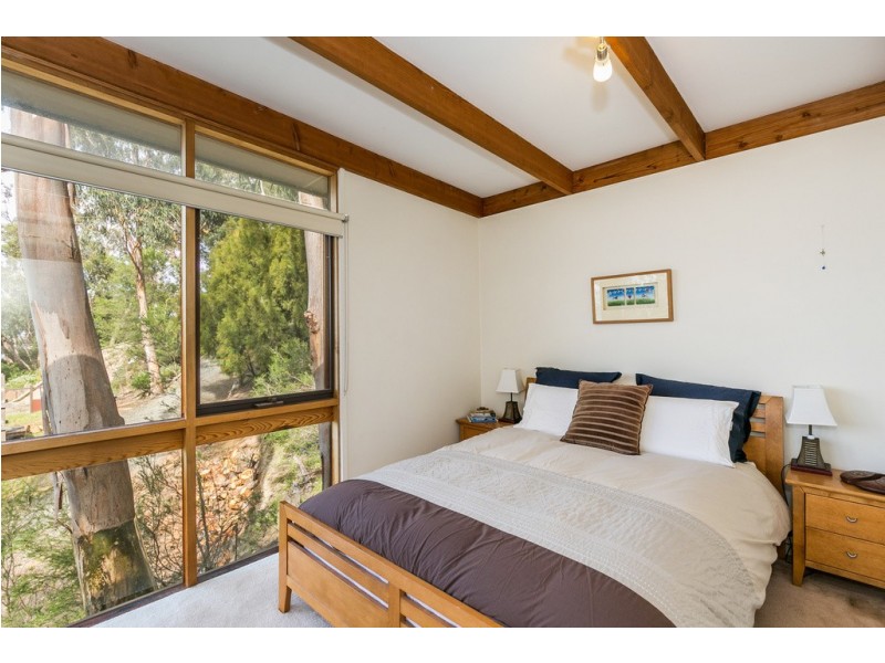 11 Gibson Avenue, Kennett River VIC 3221