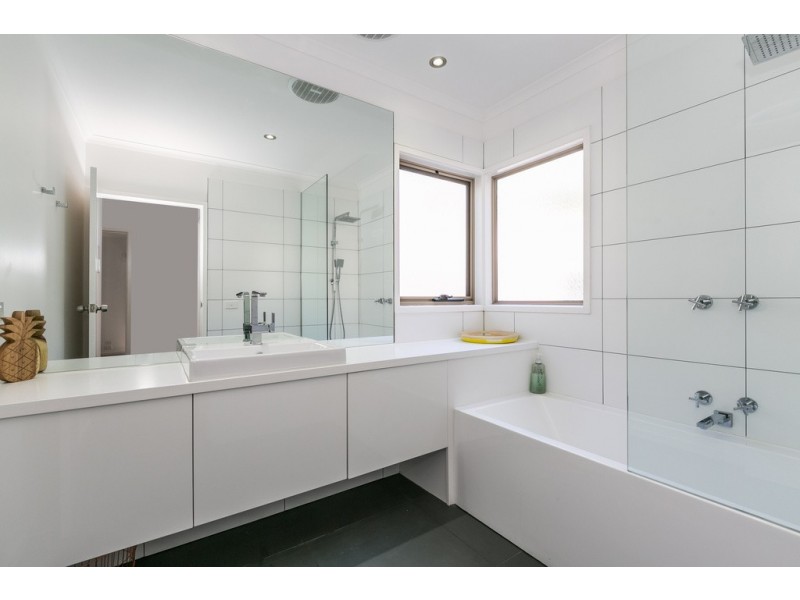 1/68 Smith Street, Lorne VIC 3232