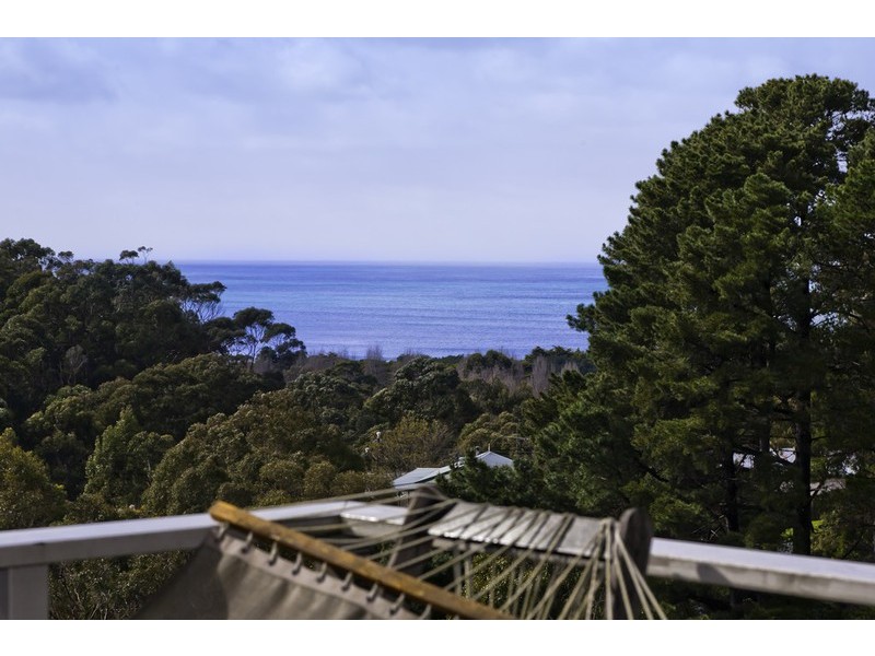 2/6 Austin Court, Lorne VIC 3232