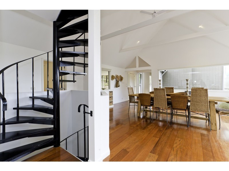 2/6 Austin Court, Lorne VIC 3232