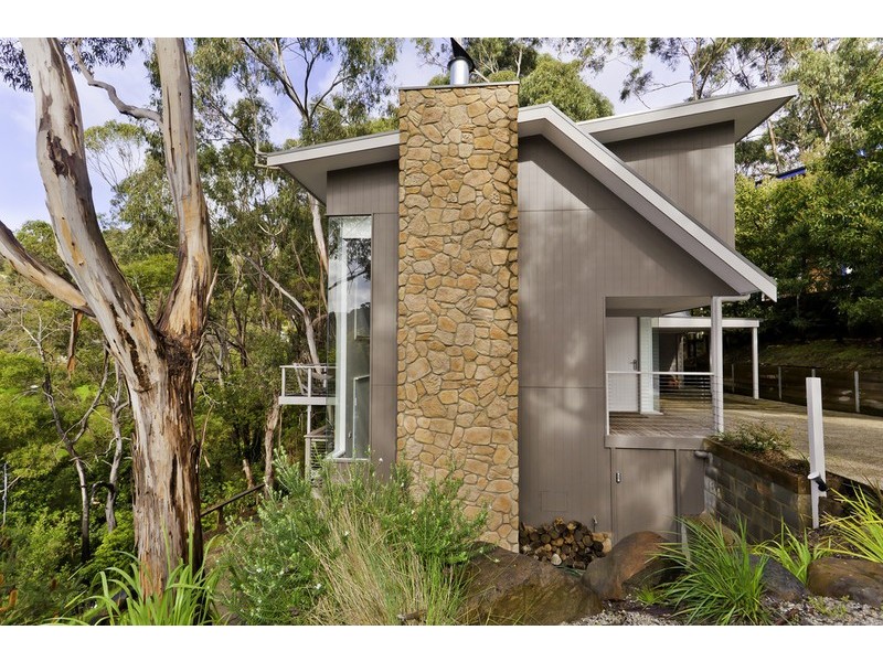 2/6 Austin Court, Lorne VIC 3232