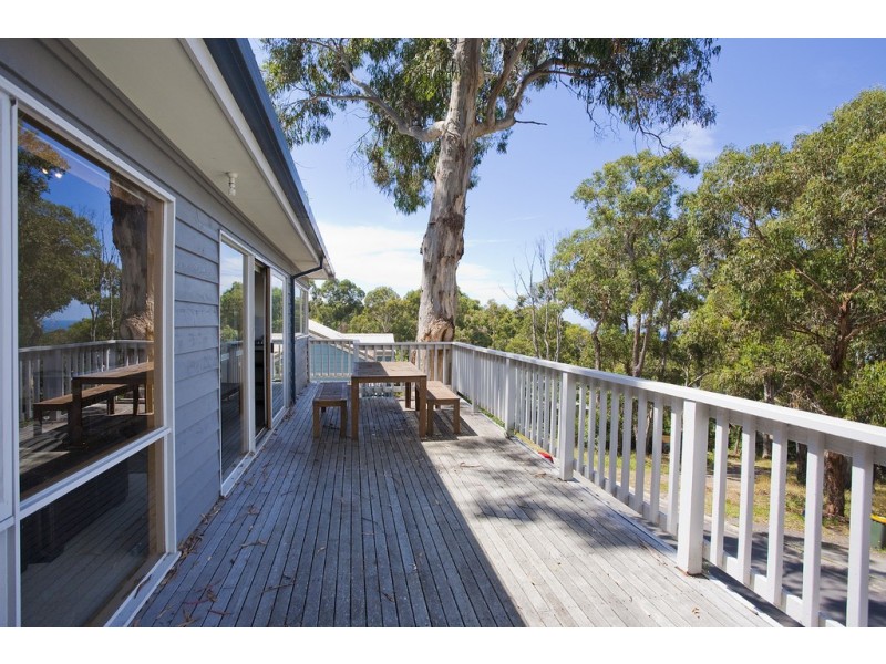 18 Normanby Terrace, Lorne VIC 3232