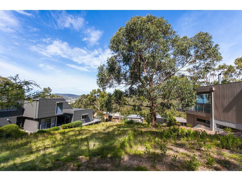 11 Skyline Court, Lorne VIC 3232