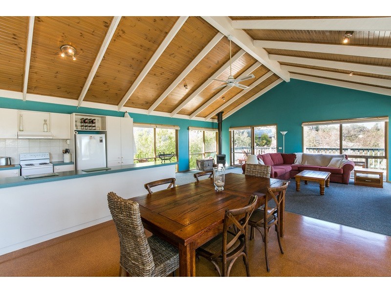 16 Normanby Terrace, Lorne VIC 3232