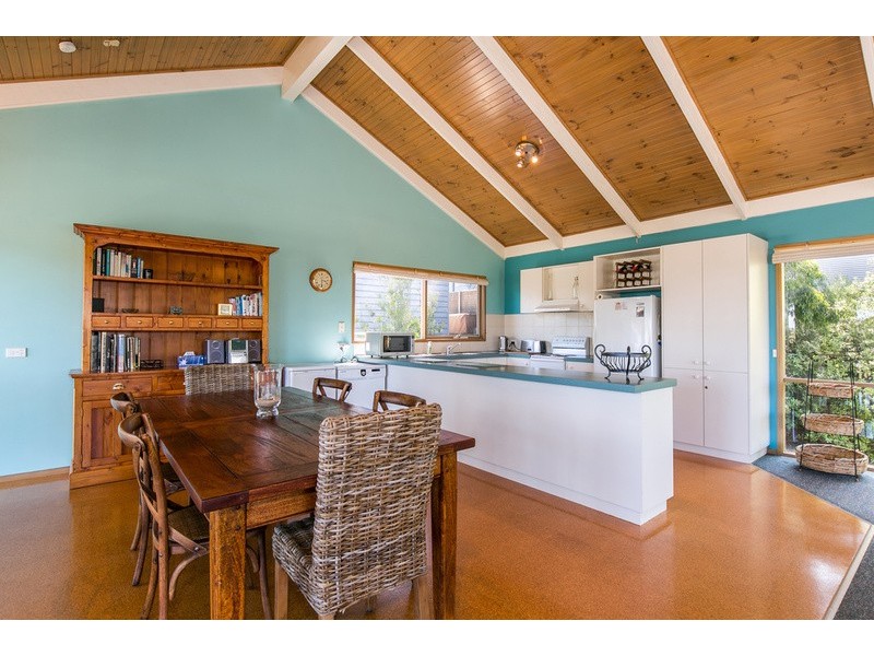 16 Normanby Terrace, Lorne VIC 3232