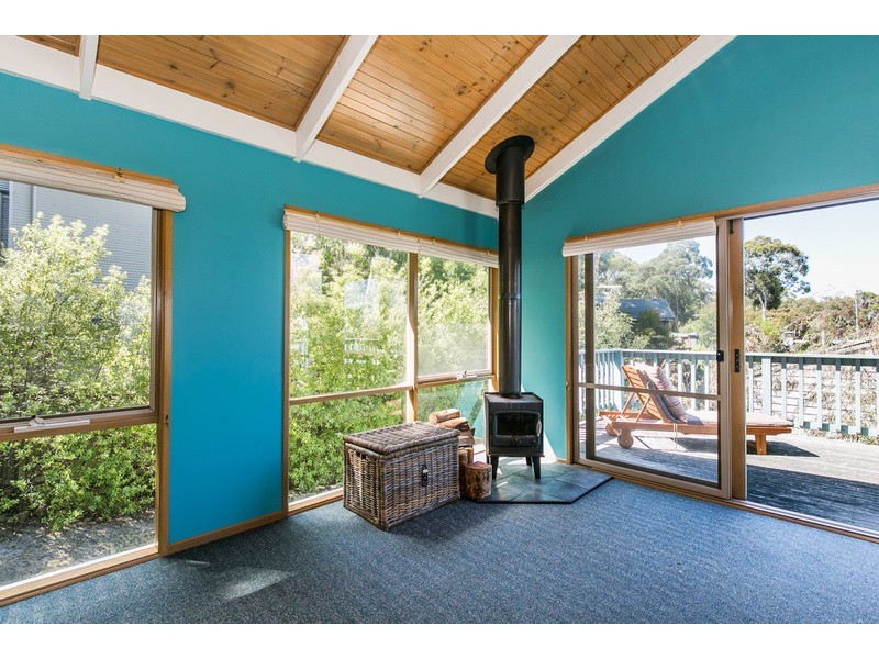 16 Normanby Terrace, Lorne VIC 3232