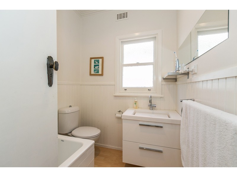 4A Hopetoun Terrace, Lorne VIC 3232