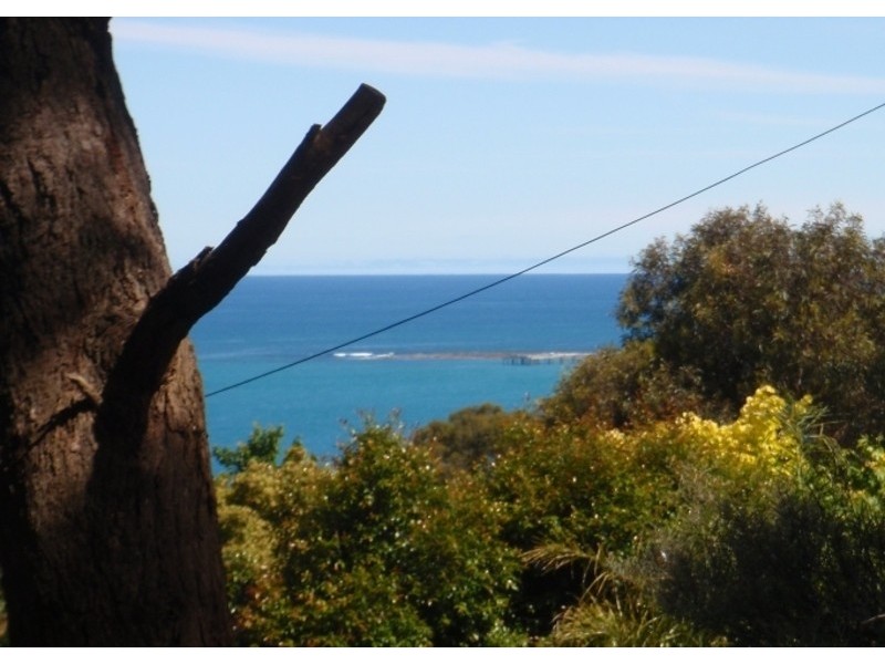 18 Neade Street, Lorne VIC 3232