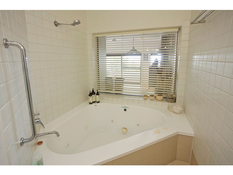 327/150 Mountjoy Parade, Lorne VIC 3232