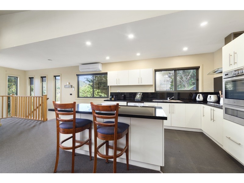 31 Wallace Street, Wye River VIC 3221