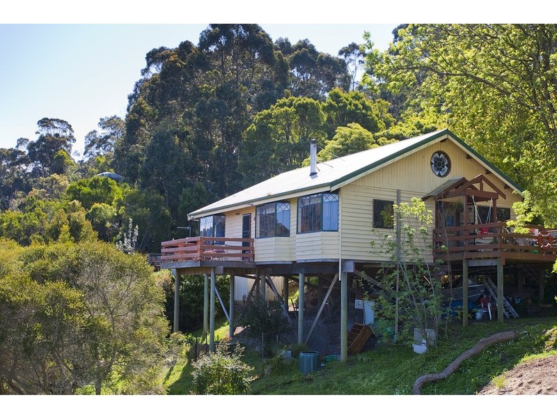 10 Riverside Drive, Wye River VIC 3221