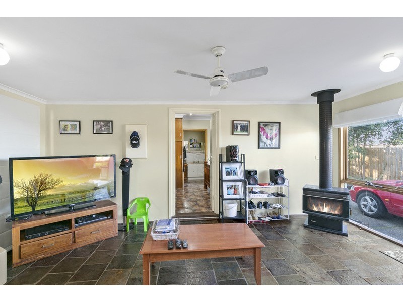 10 Waverley Avenue, Lorne VIC 3232