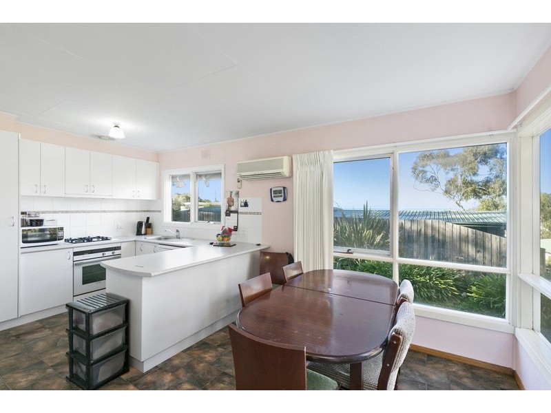10 Waverley Avenue, Lorne VIC 3232