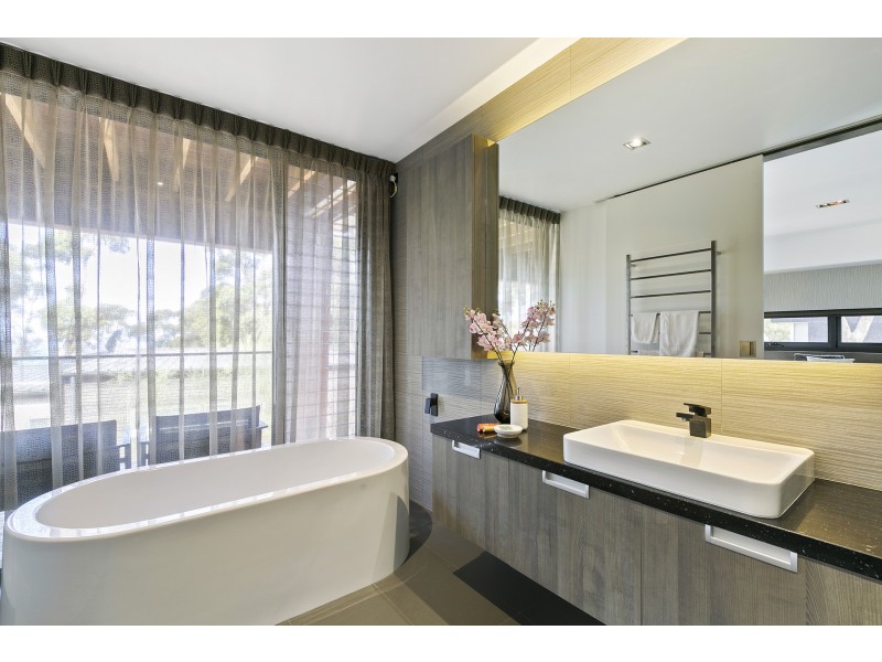 24B Toorak Terrace, Lorne VIC 3232