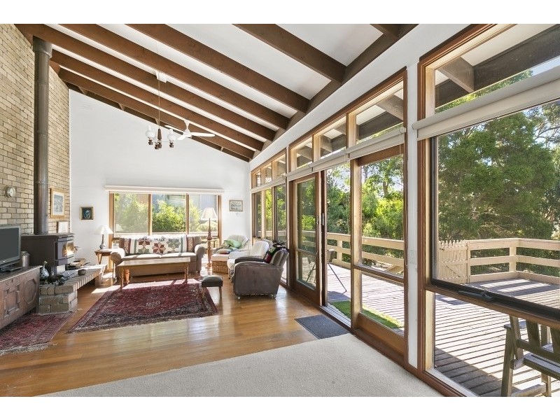 32 Charles Street, Lorne VIC 3232