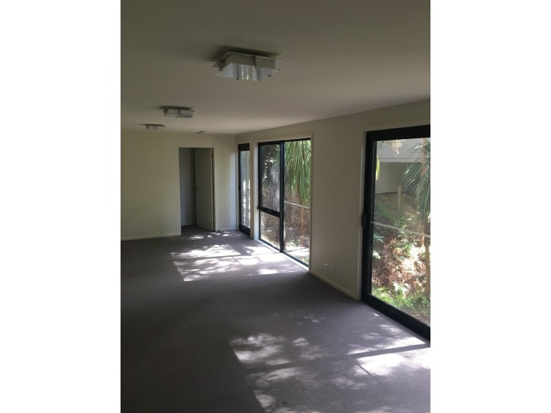 2/2-15 Hopetoun Terrace, Lorne VIC 3232