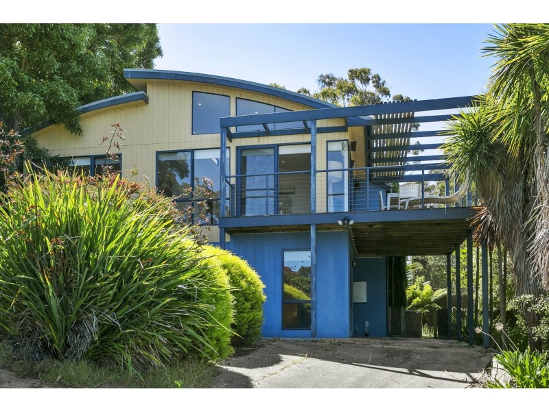 22 Normanby Terrace, Lorne VIC 3232