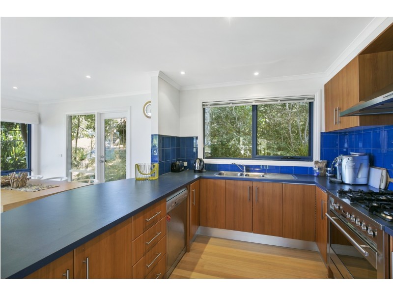 22 Normanby Terrace, Lorne VIC 3232