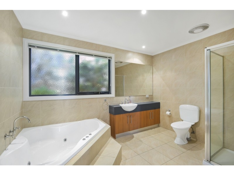 22 Normanby Terrace, Lorne VIC 3232