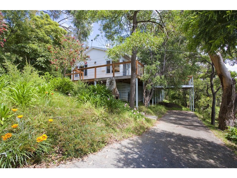 8 Wallace Street, Lorne VIC 3232