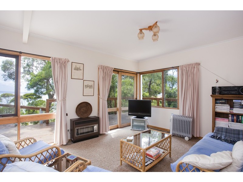 8 Wallace Street, Lorne VIC 3232