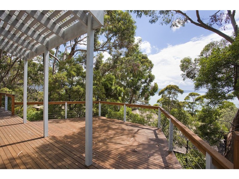8 Wallace Street, Lorne VIC 3232