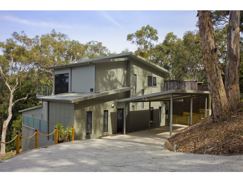 7 Waverley Avenue, Lorne VIC 3232