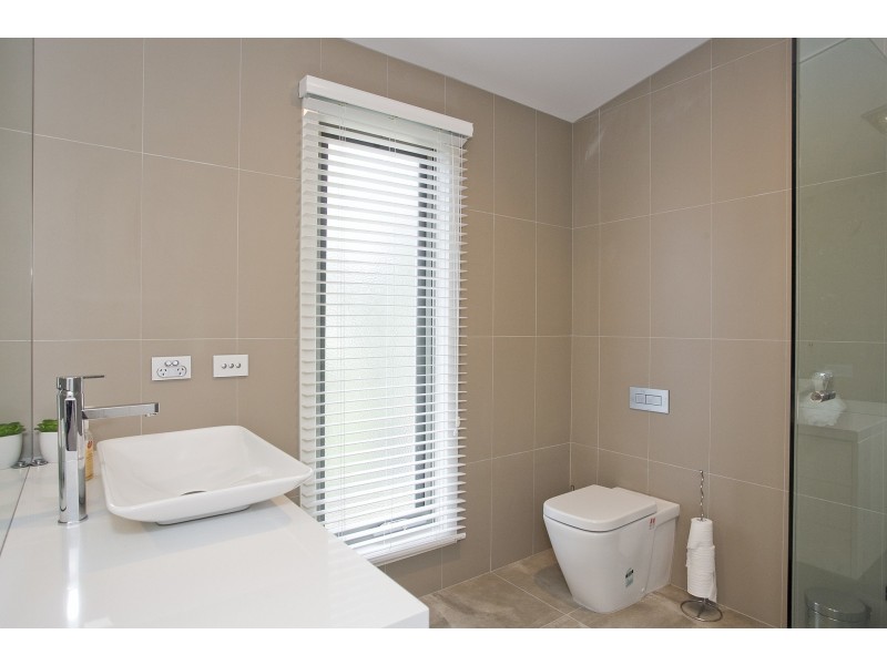 7 Waverley Avenue, Lorne VIC 3232