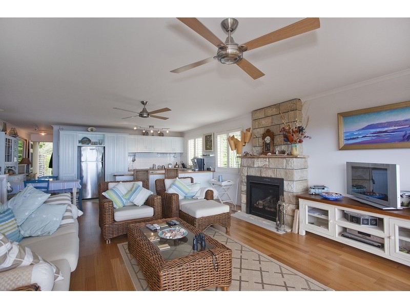 6A Fernleigh Terrace, Lorne VIC 3232