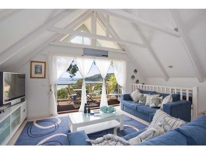 6A Fernleigh Terrace, Lorne VIC 3232