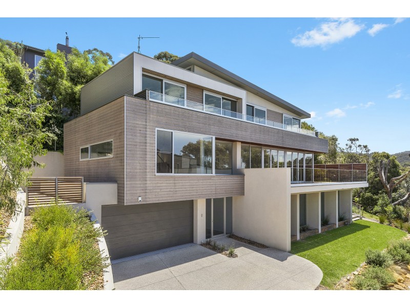 1/8 Hopetoun Terrace, Lorne VIC 3232