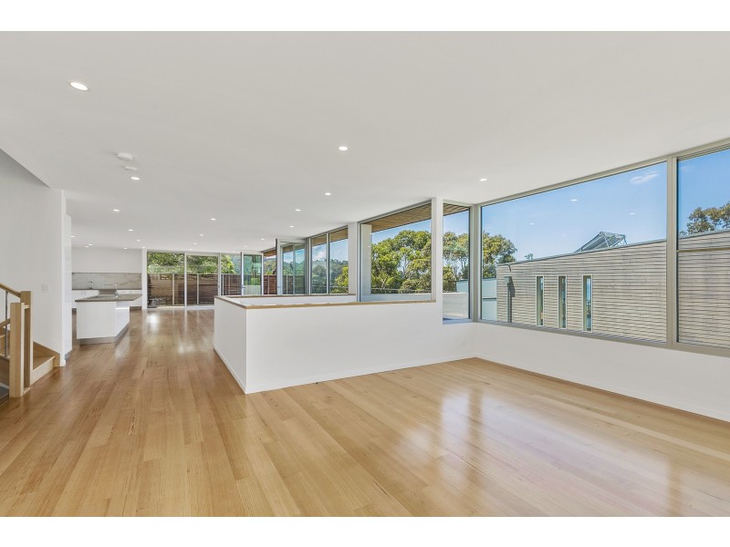 1/8 Hopetoun Terrace, Lorne VIC 3232