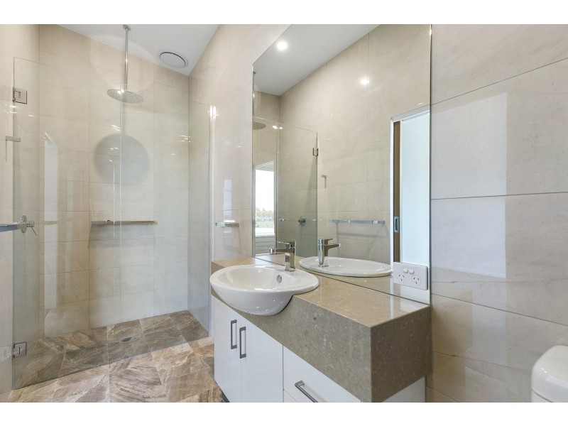 1/8 Hopetoun Terrace, Lorne VIC 3232