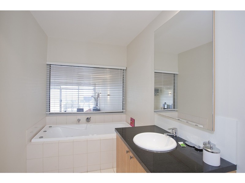 17/256-260 Mountjoy Parade, Lorne VIC 3232