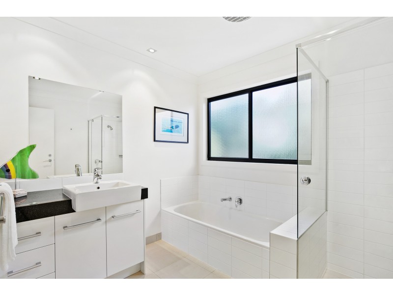 3/26 Hopetoun Terrace, Lorne VIC 3232